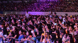 아이돌 대전 슈퍼콘서트 2만5000여 관객 박수갈채