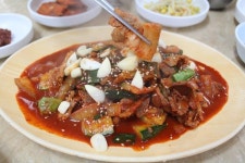 깊은 맛 일품 ‘김치찌개’ 40년간 시민사랑 대전 중구 학선식당