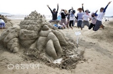태안의 금빛 모래로 즐거운 추억 쌓자