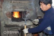 4대째 이어온 대장장이 손창식씨 충남도 무형문화재 인정