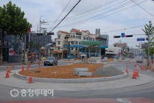 혼란 뒤섞인 회전교차로