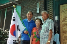 황선봉 예산군수 광복절 맞아 애국지사 유족 위문