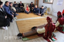 진천문상초 영동경로당 찾아 멋진 공연선물