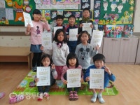 “쉬는시간 열심히 배우고 익힌 한자로 자격증까지 땄어요”