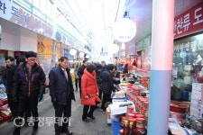보령시의회 시내 전통시장 방문 장보기 행사