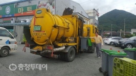 괴산군수 추석연휴에도 쓰레기 처리 ‘구슬땀’