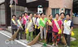 청주 영운동 청운경로당 회원들 환경정화활동 실시
