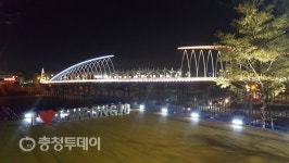 무심천변 불 밝힌다 … 청주대교 경관사업 마무리