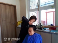 보은 스마일미용실 임정자 씨, 머리깎는 재능 이웃에 나눠요