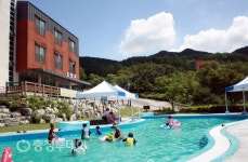 건물속 유치원 나와 숲속 유치원으로…충주 문성자연휴양림