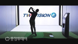 바깥은 푹푹 쪄요…시원한 실내서 ‘스크린 레포츠’