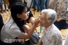 청주 내덕2동, 홀몸노인 장수사진 촬영 봉사