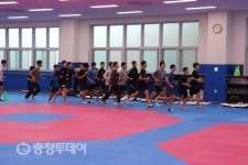 [현장속으로] 충북체고 “태극마크 향한 열정…더위도 못막아요”