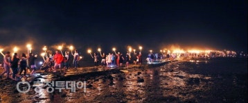 “보령 무창포 신비의 바닷길서 ‘모세의 기적’ 눈으로~”