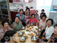 청주 용암1동, 추석맞이 경로당 찾아 어르신 건강 챙기기