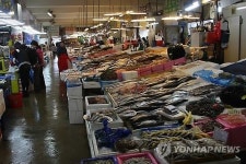 청주 농수산물도매시장 이전 ‘적신호’