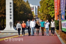 교육부가 입증한 ‘탄탄한 대학’… 사회 각계서 활약하는 한남人
