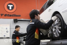 [설특집] 한국타이어, 고향 가는 길 안전하게…타이어 관리 ‘필수’