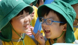 동심 방긋방긋…추억 방울방울