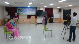 여전히 고우신… 어르신 아름다운 모습 담기