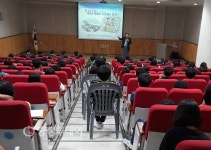 새여울초등학교·관평초등학교 학생들에 6·25교육