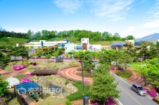 다 갖췄네… 증평 보건복지타운 엄지 척