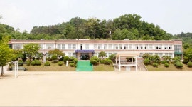 작은 시골학교의 막강 동문파워…해법은 성적 아닌 인성