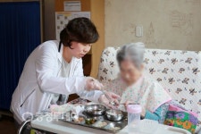 아산시의회, 제8대 개원 1주년 요양원 봉사