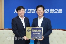 대전 명장 1호 자동차 정비직종 김용이 씨