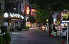 캄캄한 경제에…24시 상점도 불 꺼진다