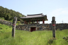 서해안 방어기지 안흥성 정비