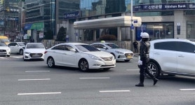크리스마스 캐롤 대신 경적 끼어들고 꼬리물고 대전도심 사거리 통과에 30분