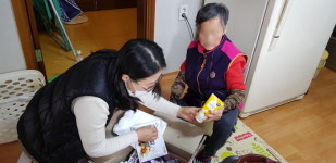 청주시 분평동행정복지센터, 독거노인 생필품 전달