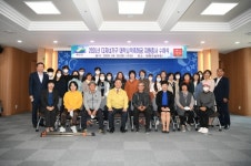 예산군, 다자녀 가구 대학입학 축하금 및 지원증서 수여