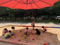 계룡 금암초등학교 병설유치원… 놀이가 교육 손끝·발끝으로 배우는 아이들