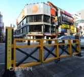 사람 없는 대흥동 문화예술의 거리 이따금 오토바이 소리만 요란