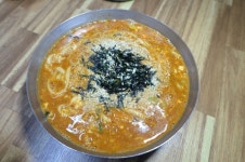 대전은 칼국수도 골라 먹는다… 칼국수의 성지를 찾아서