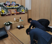 혼자 떠나지만 장례마저 혼자여야 하나요