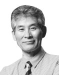 [강준만의 易地思之] 증오·혐오를 파는 상인들을 경계하라