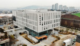 준공 3개월 됐는데 벽 쩍쩍… 아산시의회 청사 부실시공 논란