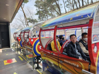 출렁다리 보고 모노레일 타고…즐거움 만끽