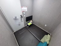 청소년 아지트 룸카페, 밀실에 침구까지… 영락없는 객실