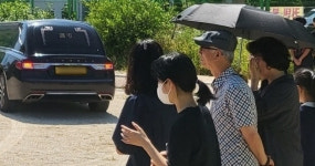 아이를 가르치는 선생님을 가르치는 학부모