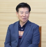 박범인 군수 주민과 떼어놓을 수 없는 금산다락원… 세계적 수준 프로그램 제공 노력