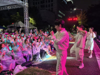 [푸드페스타] 트로트부터 댄스 공연까지… 전 세대 어깨 들썩