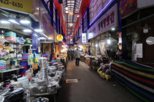 차례상에 과일 빼야하나… 설 준비 지갑 닫는 소비자에 상인 울상