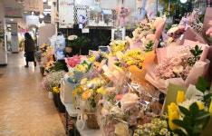 고물가에 한산한 꽃시장