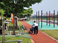 꿀잼 가득한 청주 무심천…이동취약계층엔 노잼