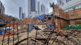 폭우로 대전 아파트 공사장 임시둑 붕괴… 이면도로 침수