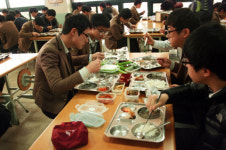 포항재활의학병원 급식소 | 포항 급식대란 첫 날, 큰 혼란 없었다